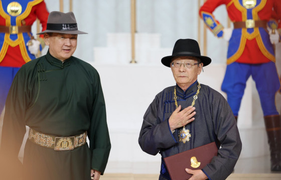 Академич Содовсүрэнгийн Нарангэрэлд “Чингис хаан” тэргүүн зэргийн одон хүртээлээ