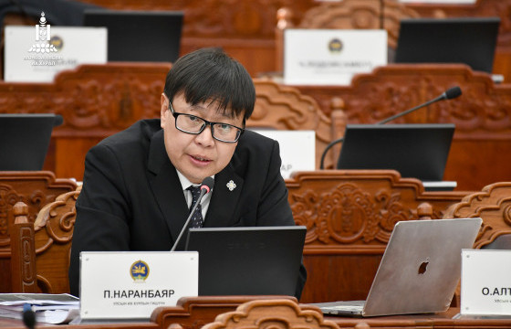 П.НАРАНБАЯР: Даваа гарагаас 1-5 ангийн сурагчдын хичээлийг цахимд шилжүүлэх талаар ярьж байгаа. Өнөөдөр шийдвэр гарна