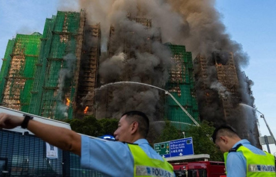 Хонконгийн орон сууцны хороололд гал гарсны улмаас 44 хүн нас баржээ