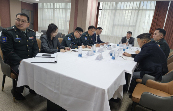 ХУГАЦААТ ЦЭРГИЙН АЛБА ХААХ ЗАЛУУСЫН ХӨДӨЛМӨР ЭРХЛЭЛТИЙГ ДЭМЖИХ ЧИГЛЭЛЭЭР ХАМТАРСАН УУЛЗАЛТЫГ ЗОХИОН БАЙГУУЛЛАА