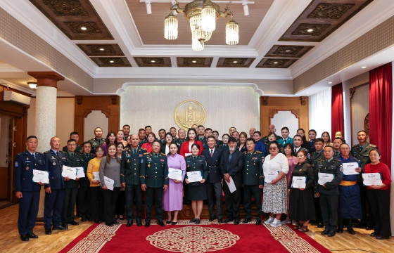 БАТЛАН ХАМГААЛАХ САЛБАРЫН ЗАРИМ АЛБА ХААГЧДАД ОРОН СУУЦНЫ УРЬДЧИЛГАА БҮРДҮҮЛЭХЭД 20 САЯ ТӨГРӨГИЙН ДЭМЖЛЭГ ҮЗҮҮЛЭХЭЭР БОЛЛОО