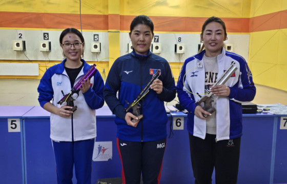 МБСХ-ны  цомын тэмцээний 10 м-ийн зайд Г.Хэрлэнцэцэг түрүүлэв