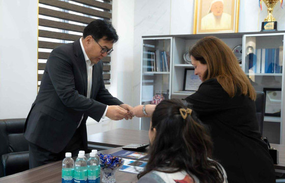 Ц.Анандбазар, Францын Элчин сайд Коринн Перэратай уулзлаа