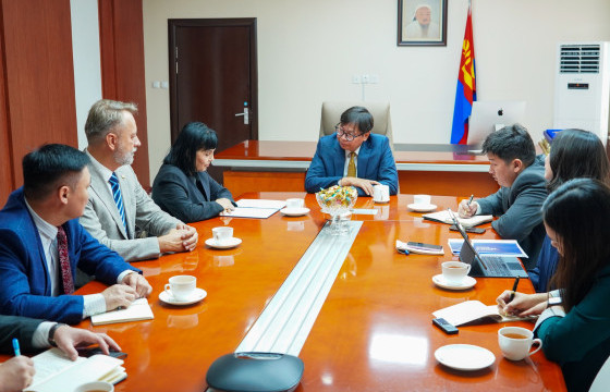 Тэтгэлгээр суралцах оюутнуудын тоог нэмэгдүүлэх, чанаржуулах, дэмжлэг үзүүлэх зөвлөх ажиллуулах талаар санал солилцлоо