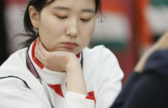 Б.Мөнгөнзул шатрын дэлхийн аваргыг 7.0 оноотойгоор тэргүүлж явна