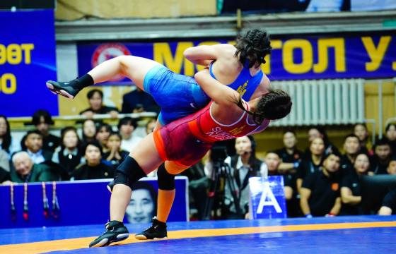 Чөлөөт бөхийн улсын аваргын эхний өдрийн аваргууд тодорлоо