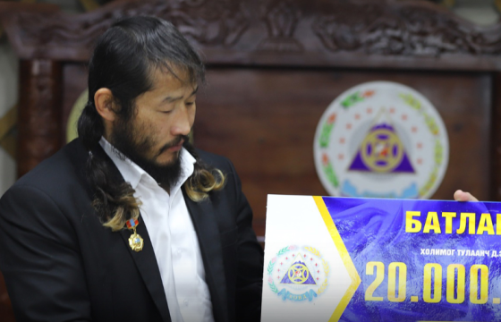 Ховд аймагт холимог тулаанч Б.Энх-Оргилыг 20 сая төгрөгөөр шагнав