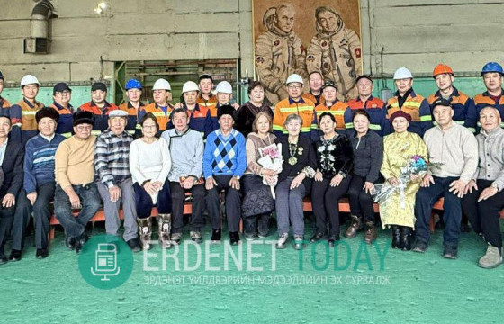 Засвар, механикийн завод ахмадуудаа хүлээн авч, хүндэтгэл үзүүллээ