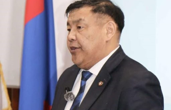 32 настай хохирогч эмэгтэйн өмгөөлөгч Б.Бат-Ерөөлт: Ажлаа микрофоны өмнө биш  зөвхөн шүүхийн танхимд хийнэ