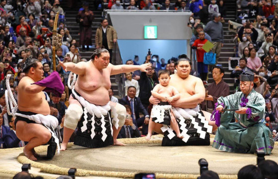 Японд 73 дахь ёкозүна Тэрүнофүжи Г.Ган-Эрдэнийн үс авах ёслол боллоо