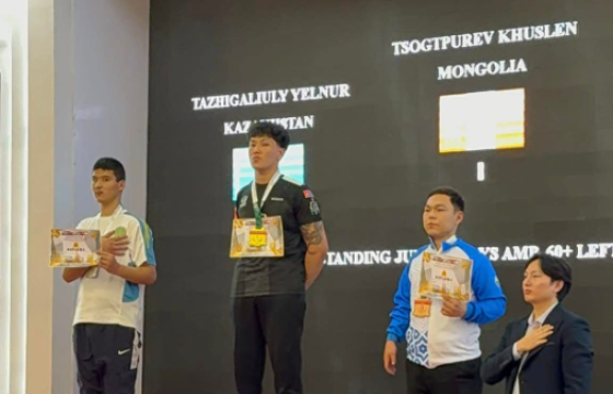 Ц.Хүслэн гар барилдааны дэлхийн цомоос алтан медаль хүртэв