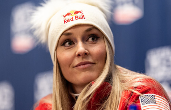 Америкийн домогт тамирчин Линдси Вонн олимпын уралдааны үеэр гэмтэл авлаа