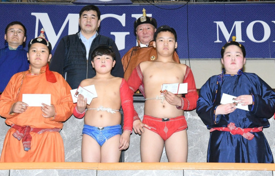 Цагаан сарын хүүхдийн үндэсний бөхийн барилдаан боллоо