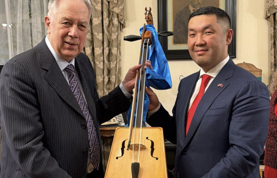 Москва хотын Улсын консерваторит морин хуур бэлэглэв