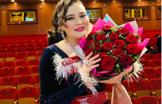 Дуучин Б.Энхнаран Гавьяат жүжигчин цол хүртлээ