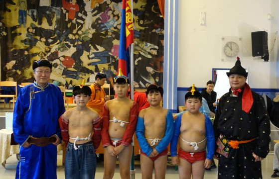 Герман дахь монгол хүүхдийн үндэсний бөхийн барилдаан болжээ