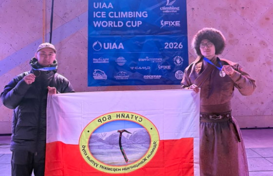 Ч.Мандахбаяр мөсөн авиралтын Монгол Улсын рекорд амжилтыг тогтоожээ