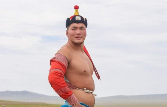 Сумын заан Б.Баасантогтох, нэгийн даваанд улсын арслан Э.Батмагнайг давлаа