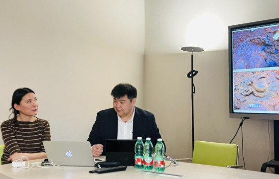 Академич С.Чулуун Наполи Дорно дахины их сургуульд лекц уншлаа