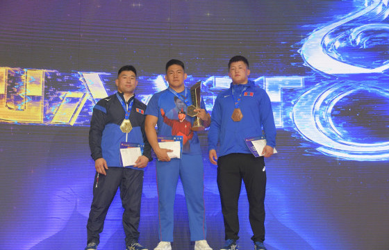 Б.Бат-Эрдэнэ “Шилдэг-8”-д жин өгсөн барилдаж түрүүлэв