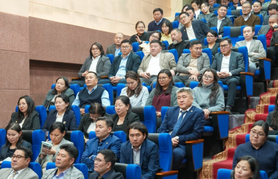 Эрдэмтэн, судлаачдаа дэмжиж ажиллахаа илэрхийлэв