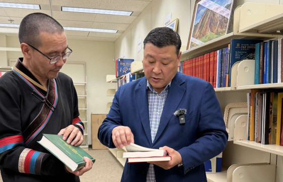 АНУ-ын Конгрессын номын санд хандивлах Монгол