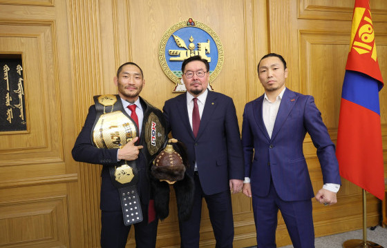 Ерөнхий сайд, “UFC”-ийн тулалдсан Т.Нямжаргалыг хүлээн авч  уулзав